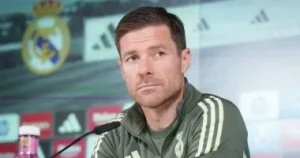 تشابي ألونسو يعبر عن استعداده لتولي تدريب فريق في الدوري الإنجليزي بعد إقالة مدرب توتنهام